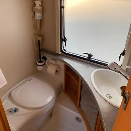 La Croisee, Caravane Avec Toilette Et Lavabo - Particulier